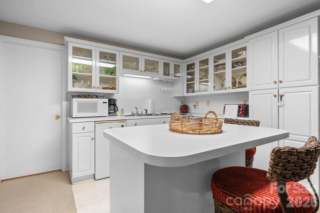 446 17th Avenue Drive NE, Hickory, NC 28601