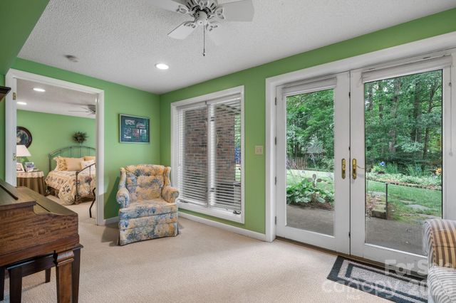 446 17th Avenue Drive NE, Hickory, NC 28601