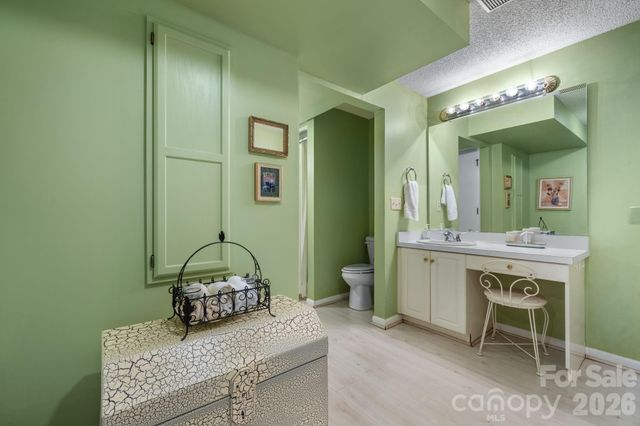 446 17th Avenue Drive NE, Hickory, NC 28601