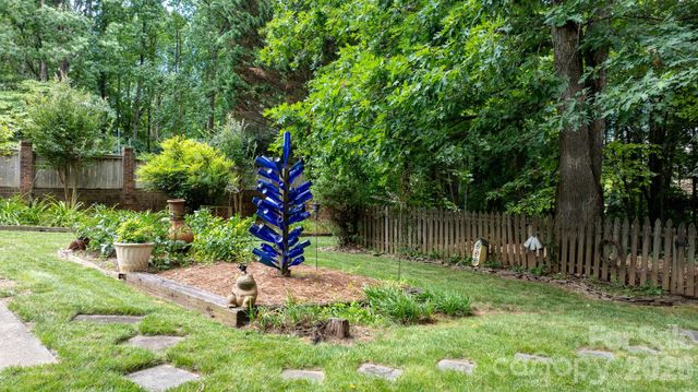 446 17th Avenue Drive NE, Hickory, NC 28601