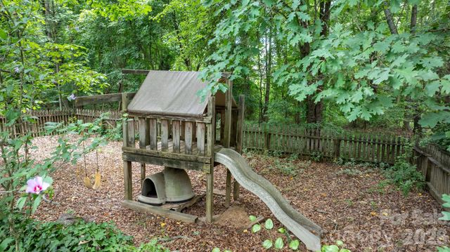 446 17th Avenue Drive NE, Hickory, NC 28601