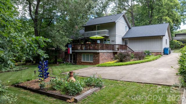 446 17th Avenue Drive NE, Hickory, NC 28601