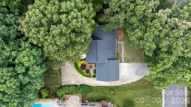 446 17th Avenue Drive NE, Hickory, NC 28601