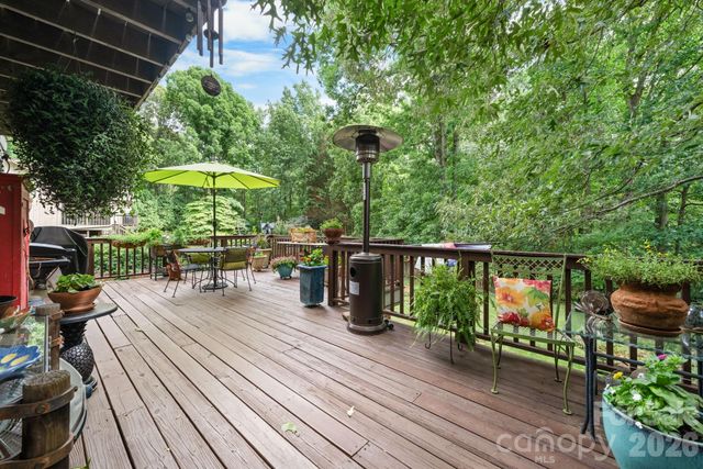 446 17th Avenue Drive NE, Hickory, NC 28601