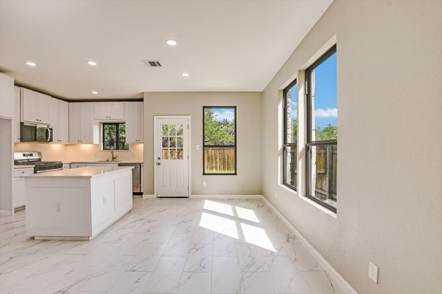 1401 Little Elm TRL 205, Cedar Park, TX 78613