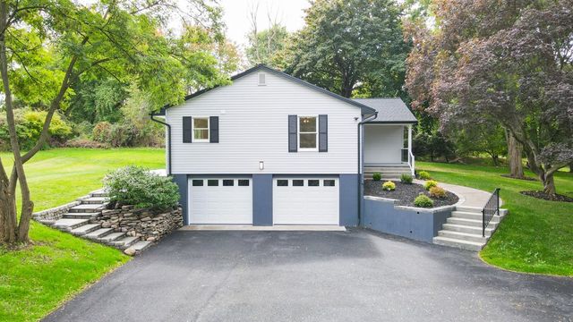 2 Cherrymede Crescent, Penfield, NY 14450
