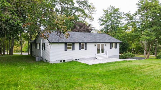 2 Cherrymede Crescent, Penfield, NY 14450