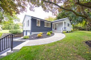 2 Cherrymede Crescent, Penfield, NY 14450
