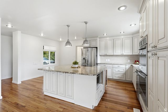 1925 E HILLCREST AVE, Salt Lake City, UT 84106