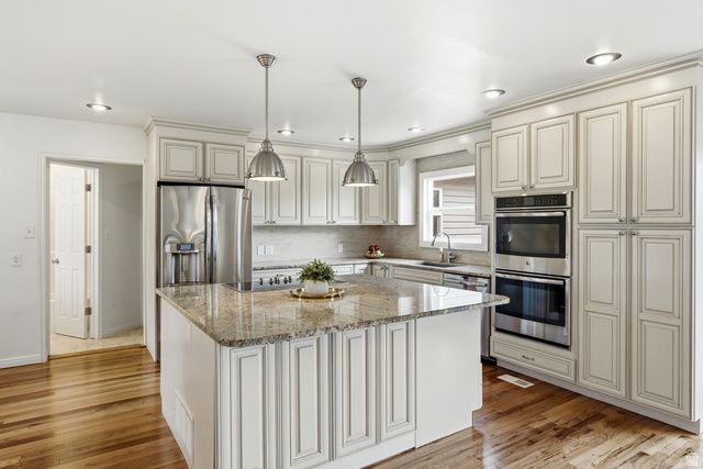 1925 E HILLCREST AVE, Salt Lake City, UT 84106