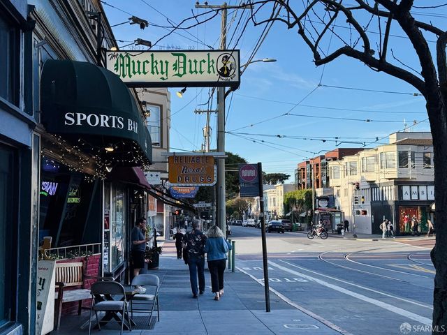 1819 8th Avenue, San Francisco, CA 94109