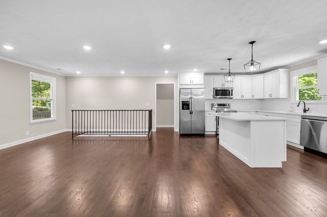 102 Walton Ct, Hendersonville, TN 37075