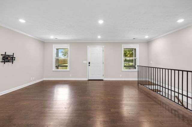102 Walton Ct, Hendersonville, TN 37075