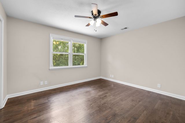 102 Walton Ct, Hendersonville, TN 37075