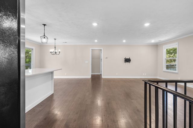 102 Walton Ct, Hendersonville, TN 37075