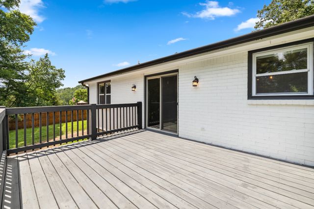 102 Walton Ct, Hendersonville, TN 37075