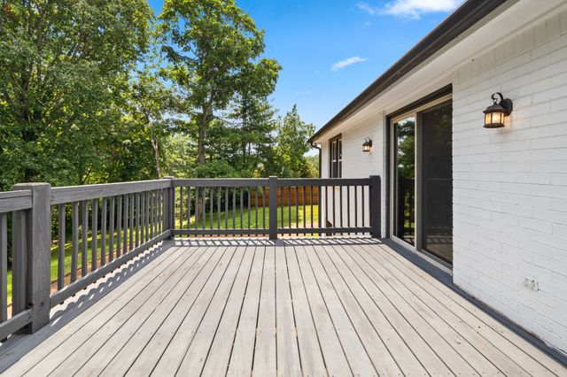 102 Walton Ct, Hendersonville, TN 37075