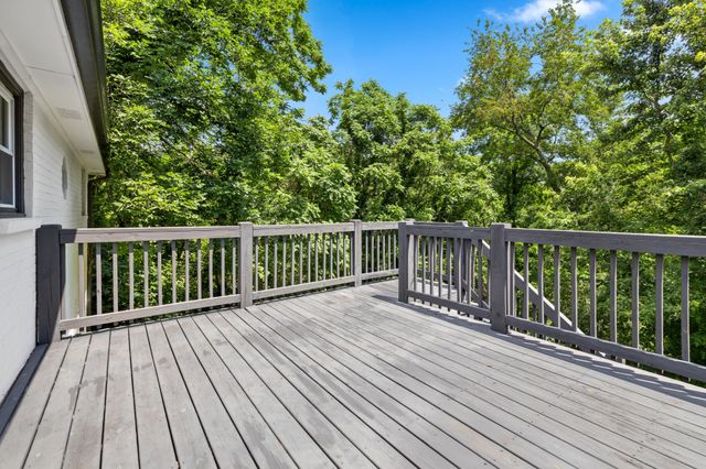 102 Walton Ct, Hendersonville, TN 37075