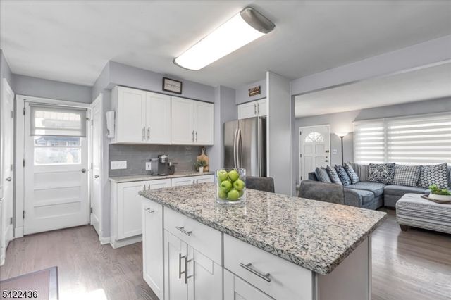 707 Kingston Ave, Kenilworth Boro, NJ 07033