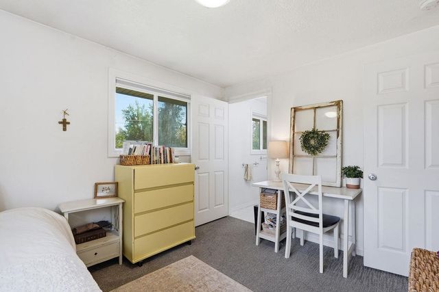 8312 N JEFFERSON Dr, Spokane, WA 99208