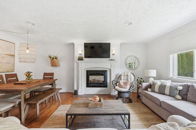 8312 N JEFFERSON Dr, Spokane, WA 99208