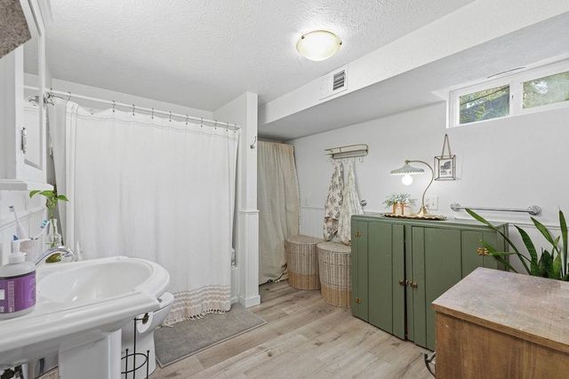 8312 N JEFFERSON Dr, Spokane, WA 99208