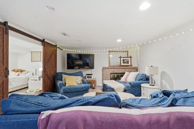8312 N JEFFERSON Dr, Spokane, WA 99208