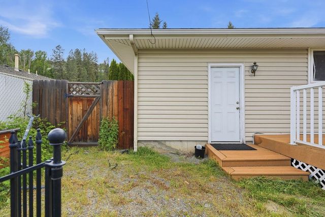 8312 N JEFFERSON Dr, Spokane, WA 99208