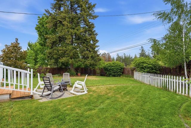 8312 N JEFFERSON Dr, Spokane, WA 99208