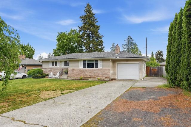 8312 N JEFFERSON Dr, Spokane, WA 99208