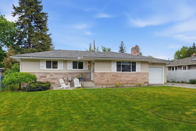 8312 N JEFFERSON Dr, Spokane, WA 99208