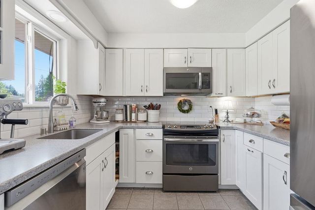 8312 N JEFFERSON Dr, Spokane, WA 99208