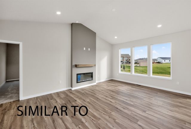 1029 NW Yorktown Drive, Waukee, IA 50063