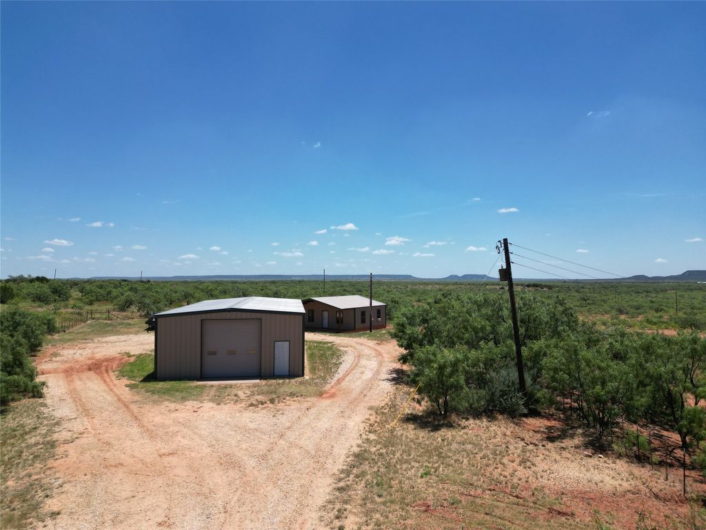 5725 FM 604, Ovalo, TX 79541