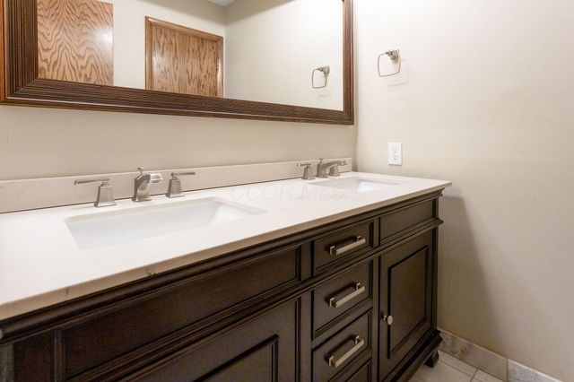 7319 Bridlespur Lane, Delaware, OH 43015