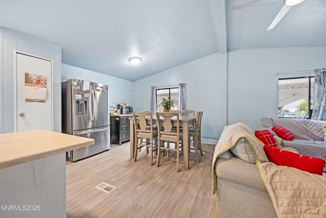 2735 Daffodil Way, Reno, NV 89512