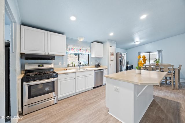 2735 Daffodil Way, Reno, NV 89512