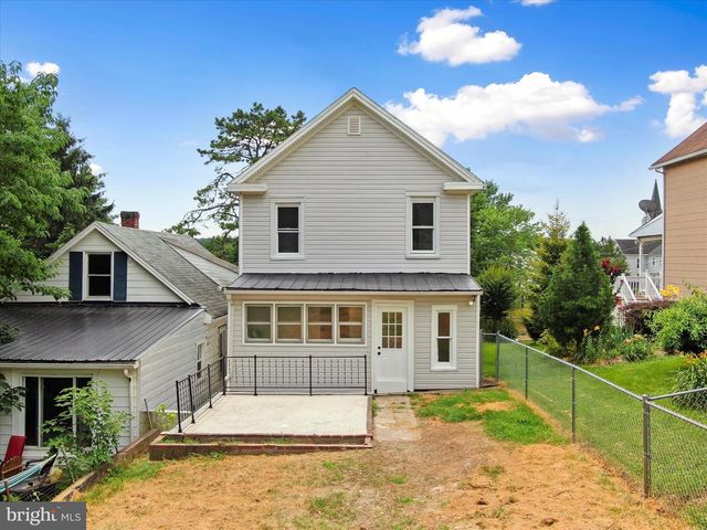 37 E C ST, Brunswick, MD 21716