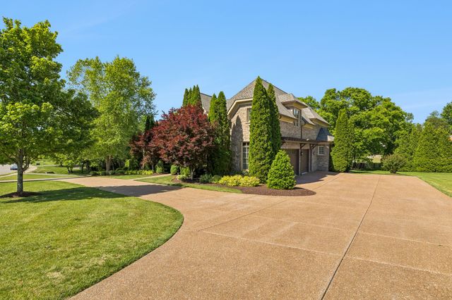 990 Still Forest Dr, Brentwood, TN 37027