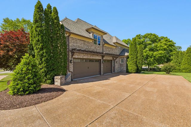 990 Still Forest Dr, Brentwood, TN 37027