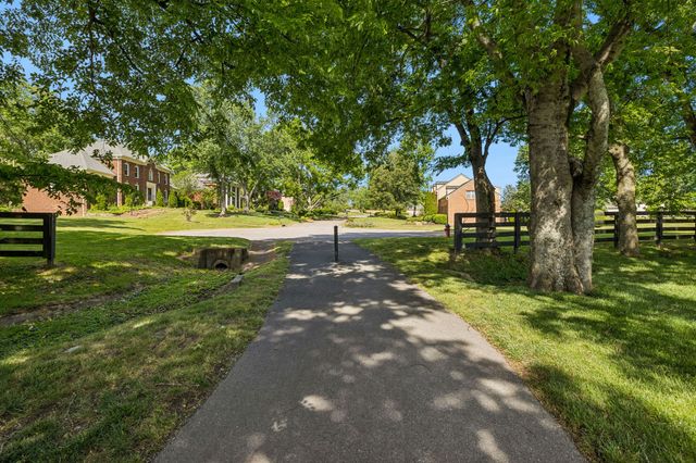990 Still Forest Dr, Brentwood, TN 37027