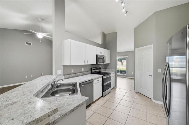 2405 HIGHLANDS VUE PARKWAY, Lakeland, FL 33812