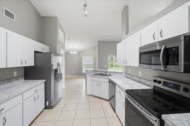 2405 HIGHLANDS VUE PARKWAY, Lakeland, FL 33812