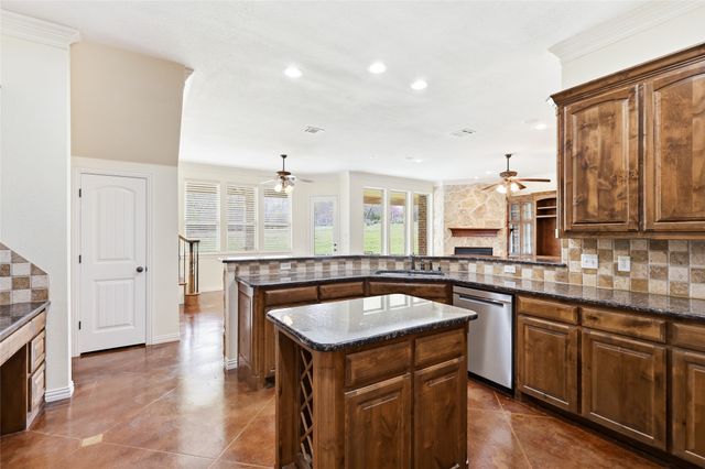 210 Acorn Court, Aledo, TX 76008