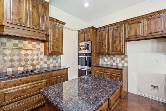 210 Acorn Court, Aledo, TX 76008