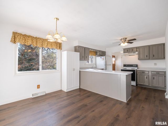 13462 N LAKEWOOD Drive, Dunlap, IL 61525