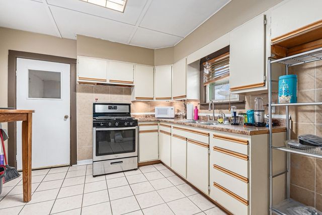 286 Villa Street, Elgin, IL 60120