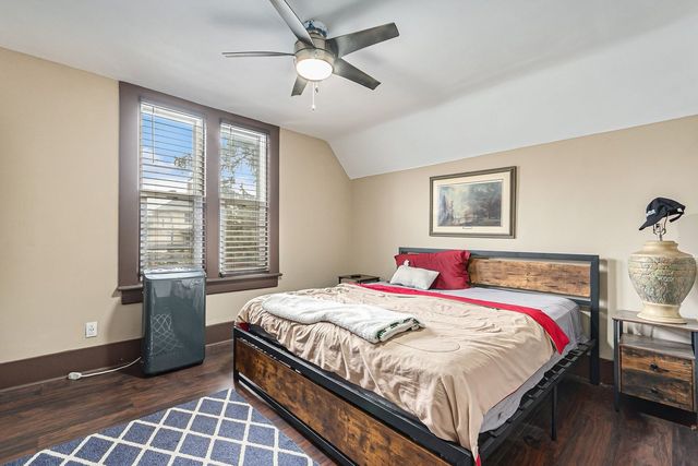 286 Villa Street, Elgin, IL 60120