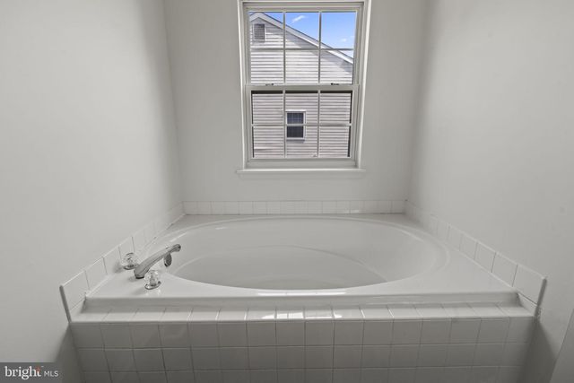 124 BUCKINGHAM WAY, Mount Laurel, NJ 08054