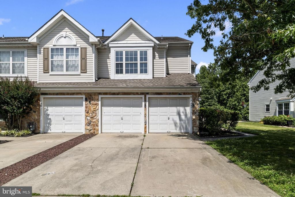 124 BUCKINGHAM WAY, Mount Laurel, NJ 08054